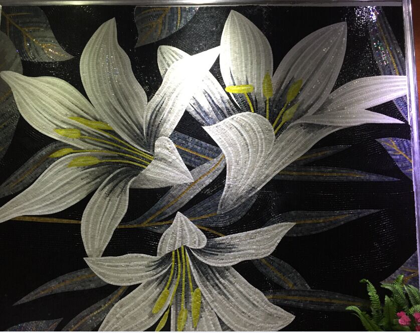 Hand Cut Pattern With Glass Mosaic